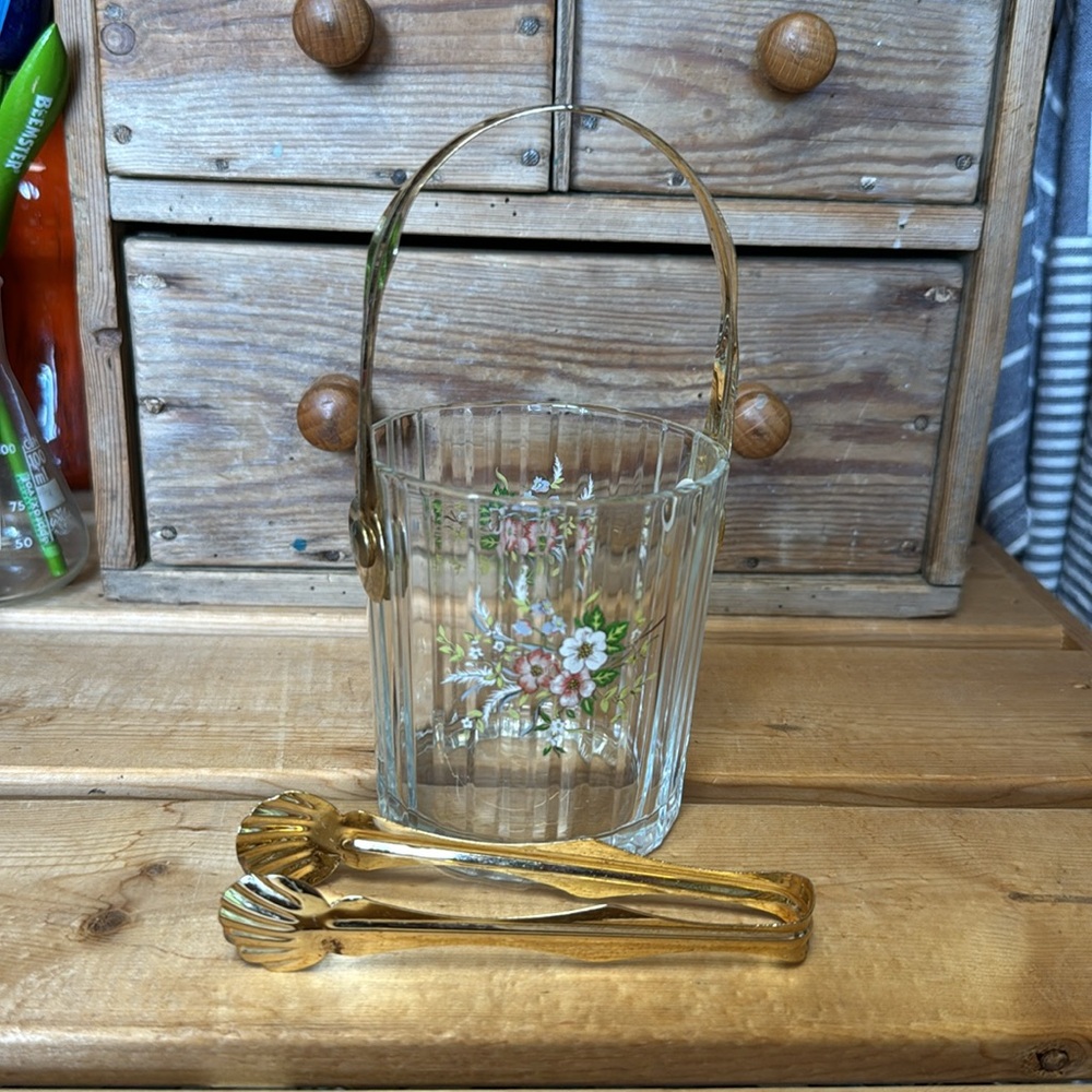 🫟3/$25🫟 Vintage small table ice bucket glass with flowers. - Picture 5 of 9